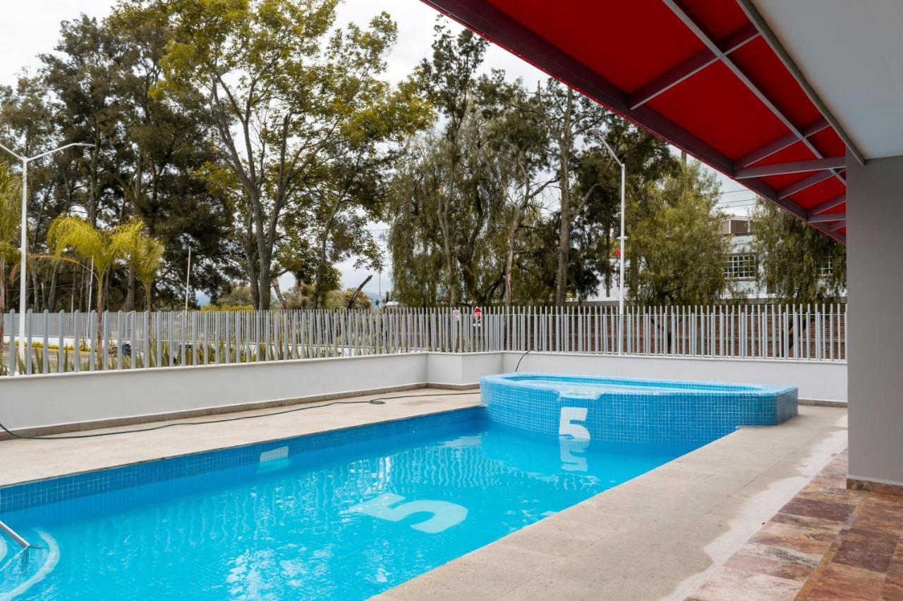 Hotel 5 Inn Plus Λεόν Εξωτερικό φωτογραφία